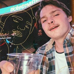 Meet your Posher, Gavalin